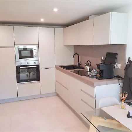 Minzoni94 - Twobedroom+garden Lägenhet *